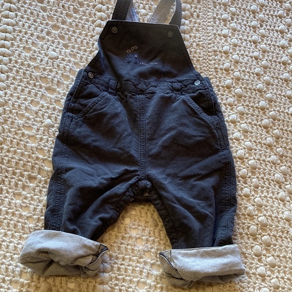 🌈 Gymboree 9-12 M lined overalls with adjustable straps perfect for cold weather - Picture 3 of 12
